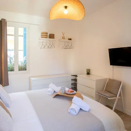 Апартаменти 2br - Heart Of Juan-les-pins *