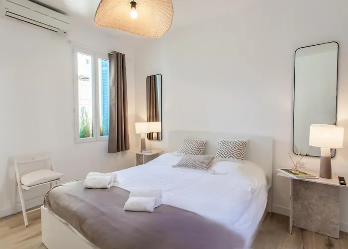 Апартаменты 3p Au Coeur De Juan Les Pins *