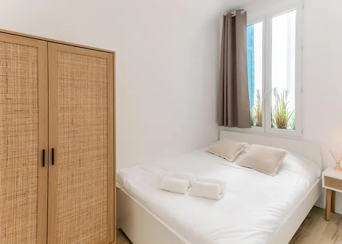 Апартаменты 3p Au Coeur De Juan Les Pins